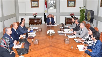 اهم توصيات اجتماع السيسي مع الحكومة.. مؤشرات الأداء الاقتصادي حتى نهاية عام 2018