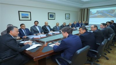 وزير النقل يلتقي وفد 