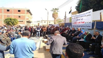 محافظ الفيوم يزور قرية الحجر ويعقد لقاءً جماهيرياً مع المواطنين