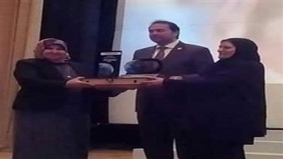 نائب الوزير يكرم وكيل تعليم السويس لجهودها فى انجاح منظومة التعلم الجديدة