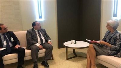 وزير المالية في اجتماعه مع 