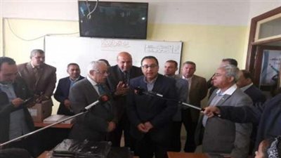 رئيس الوزراء ووزير التربية والتعليم يطمئنا على سير العملية التعليمية بأسوان
