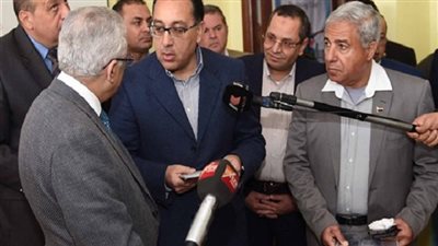 مدبولي يتفقد أعمال تطوير صالة أسوان للألعاب الرياضية