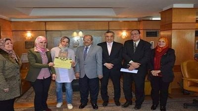 حصول مركز إنتاج المقررات الإلكترونية بجامعة الفيوم على مستوى الجامعات المصرية