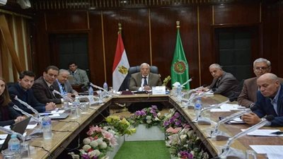 محافظ الدقهلية.. يبحث الدراسات الخاصه بمترو انفاق المنصورة 