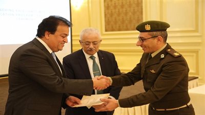 طارق شوقي وعبد الغفار يشهدان فعاليات احتفال توزيع شهادات إتمام برنامج التعليم الطبي للأطباء