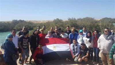 شباب الإتحاد العربي للشباب والبيئة يشاركون في مكافحة الأكياس البلاستيك بمحمية رأس محمد بجنوب سيناء