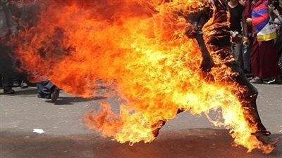 النيران تلتهم 