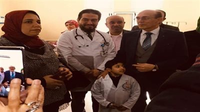 الفنان محمد صبحي في زيارة مستشفي الاطفال الجامعي بالمنصورة
