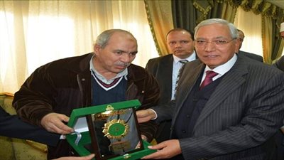 مصانع شركة السكر تكرم محافظ الدقهلية في اول زيارة