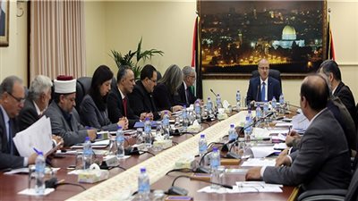 الحكومة الفلسطينية تدين استهداف الاحتلال للمسجد الأقصى