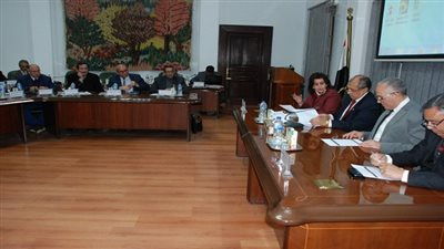 عبد العاطى وأبو ستيت يبحثان مع قيادات وزارتى الرى والزراعة 