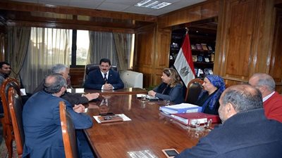 محافظ القليوبية  يتابع اجراءات  إستكمال إنشاء ممشى على النيل بمدينة بنها 