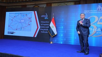 وزير النقل يستعرض الخطة اللوجستية أمام الغرفة التجارية الامريكية