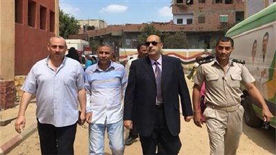 ضبط ٦٥ قطعة أثرية بحوزة موظف في المنيا