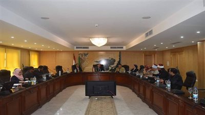 محافظ الفيوم اجتماع مبادرة مشروع( 2 كفاية) بالفيوم والجمعية الأهلية المشاركة          