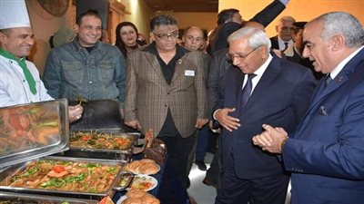 شاروبيم يتفقد معرض المشروعات الصغيرة بالمنصورة