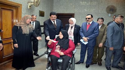 مرزوق يرفع المعاناة عن طالبة بالمرحلة الاعدادية تعانى من ضمور بالعضلات