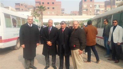 جامعة حلوان تنظم قافلة طبية خدمية بعزبة الوالدة