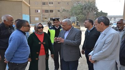 بالصور.. صقر يتابع أعمال التطوير بمدينة التعاونيات وطريق السويس ـ القاهرة