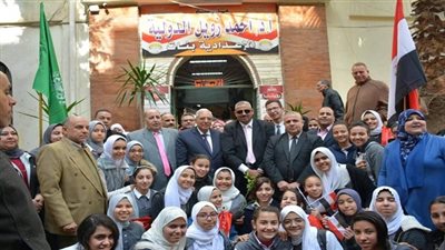 محافظ الدقهلية يغرس اول شجرة في حملة الالف شجرة