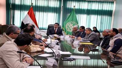 مرزوق  يبحث إنشاء دراسة متكاملة لتطبيق منظومة جديدة للنقل الجماعي بالقليوبية