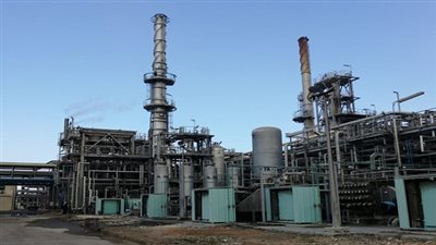 البيئة تنتهى من ربط مدختنى شركة أموك للزيوت المعدنية بمنظومة الرصد الإلكترونى