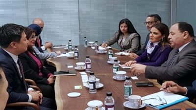 سحر نصر تدعو سامسونج للاستثمار فى المنطقة الاقتصادية لقناة السويس