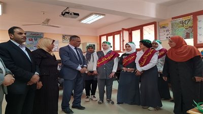 بالصور.. طالبات مدرسة المسلة الإعدادية بنات يتألقن في ورشة عمل للموهوبين بالفيوم 