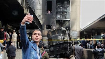 مظلوم أم مدان؟.. قصة صاحب سيلفي محطة مصر.. سبب الصورة 