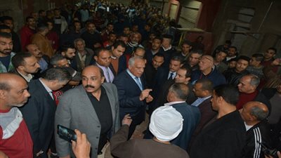 محافظ الجيزة يتفقد العقارات المجاورة لعقار بولاق الدكرور 