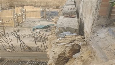  تصدع عقار مأهول بالسكان دون إصابات بالمعصرة 