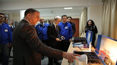 السفير الياباني يشيد بتجربة مدرسة العربي للتكنولوجيا التطبيقية