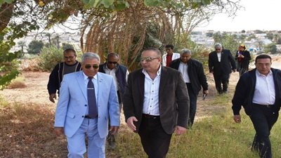 نائب وزيرة التخطيط يتفقد عددا من المشروعات بأسوان