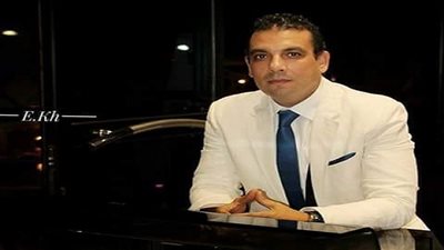 وكيل المحامين بالسويس يعلن استقالته من جميع الكيانات السياسية