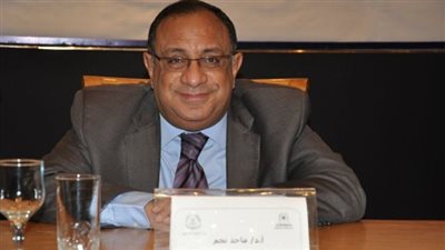 رئيس جامعة حلوان يبحث مع المعيدين بكلية التجارة احتياجاتهم ومتطلباتهم