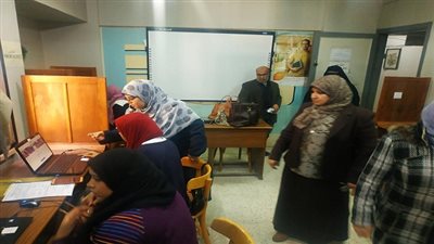 وكيل تعليم السويس تتابع سير أعمال اختبارات المتقدمين للتعاقد كمعلمين 