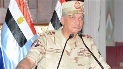 وزير الدفاع ينيب قادة الجيوش لوضع أكاليل الزهور على قبر الجندى المجهول