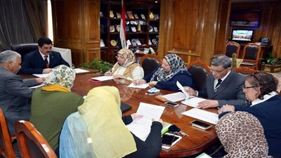 محافظ القليوبية يجتمع لإختيار الأم المثالية من بين  5 أمهات