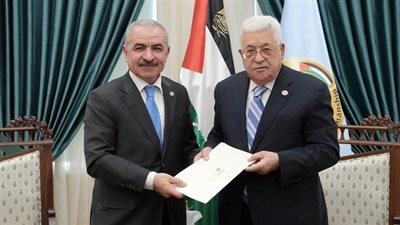 الرئيس الفلسطيني يكلف محمد أشتية بتشكيل الحكومة الجديدة