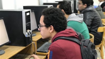 لأول مرة.. اختبار إلكتروني لـ500 طالب وطالبة بكلية الطب جامعة حلوان