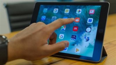 وزارة التعليم تنفى سحب التابلت من الطلاب العام القادم نظراً لسوء استخدامه