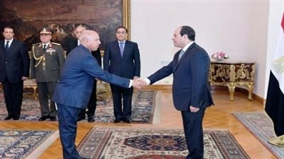 كامل الوزير يصل «النقل».. ويبدأ ممارسة مهامه بمناقشة خطط التطوير