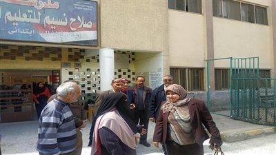 اخلاء احدى مدارس السويس من تلاميذها قبل انهيارها
