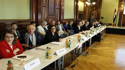 إعادة إعمار العراق على طاولة 70 من المسؤلين ورجال الأعمال في فيينا