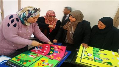 رياض الاطفال يستعرض ماكيت مسابقة المدينة المرورية للأطفال قبل العرض الجمهوري