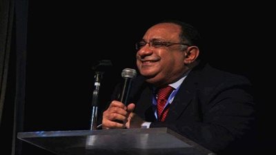 رئيس جامعة حلوان يفتتح 