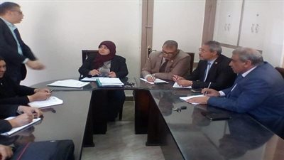 مدير تعليم السويس تناقش عدد من القضايا التعليمية بالمحافظة
