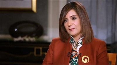 نبيلة مكرم: أسافر إلى 