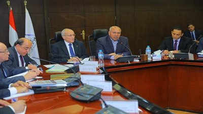 وزير النقل يلتقي وزير الإنتاج الحربي لمتابعة معدلات تنفيذ المشروعات المشتركة 